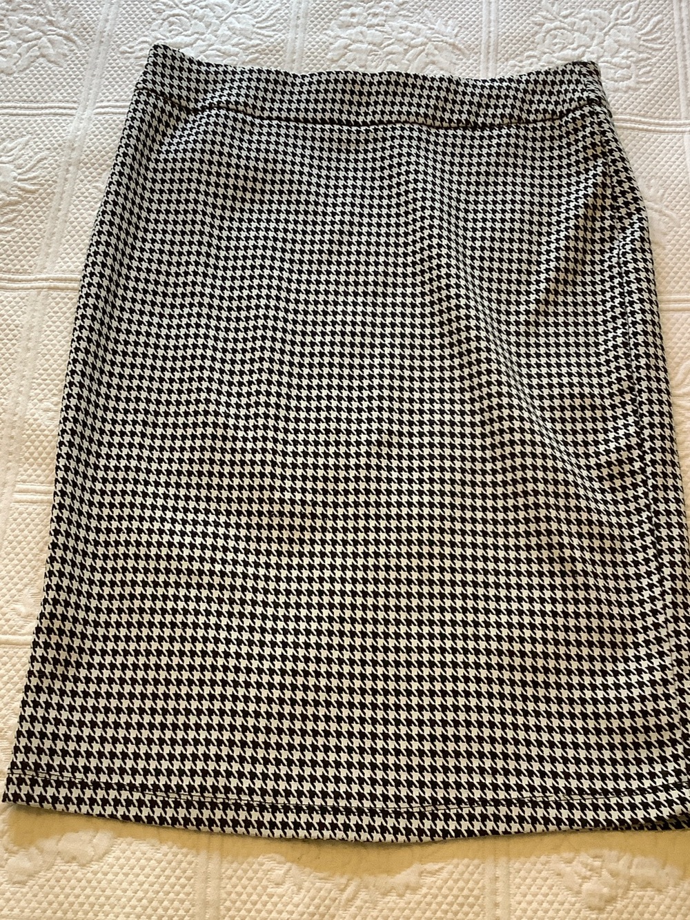Soho Apparel Houndstooth Pencil Skirt - Black & White